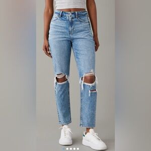 American Eagle Light Blue Ripped Mom Jeans (size 6 short)